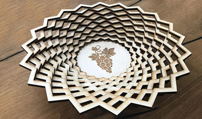 coustem made gift basket laser cutting on wood